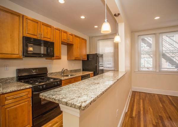 136 Highland Ave in Somerville, MA - Foto de edificio - Building Photo