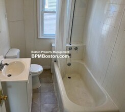 94 Cowper St, Unit 2 in Boston, MA - Foto de edificio - Building Photo