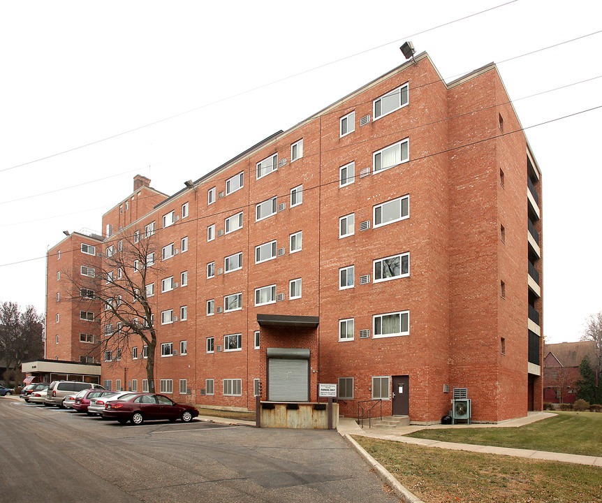 Neill Apartments in St. Paul, MN - Building Photo