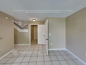 2565 NW 80th Ave in Margate, FL - Building Photo - Building Photo
