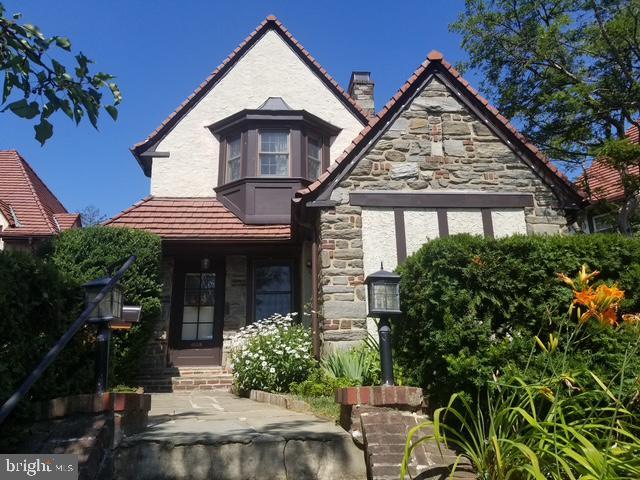 12 Windsor Cir in Springfield, PA - Building Photo
