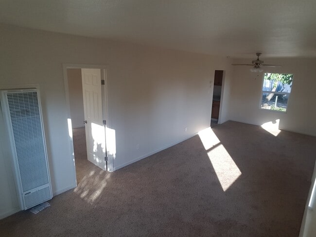 2931 Sierra St in Riverbank, CA - Building Photo - Building Photo