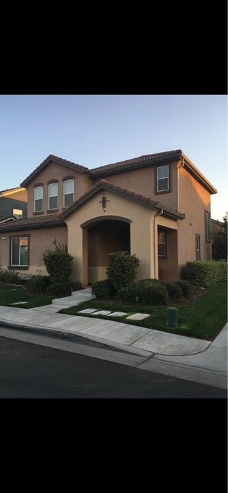 4317 W Pinsapo Dr in Fresno, CA - Building Photo
