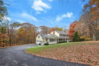 202 S Bald Hill Rd in New Canaan, CT - Building Photo - Building Photo