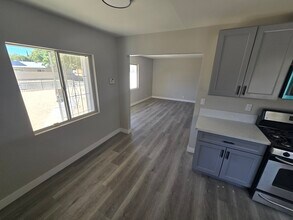 44414 Andale Ave in Lancaster, CA - Building Photo - Building Photo