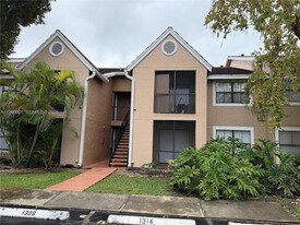 15560 SW 106th Ln, Unit 1305 in Miami, FL - Building Photo