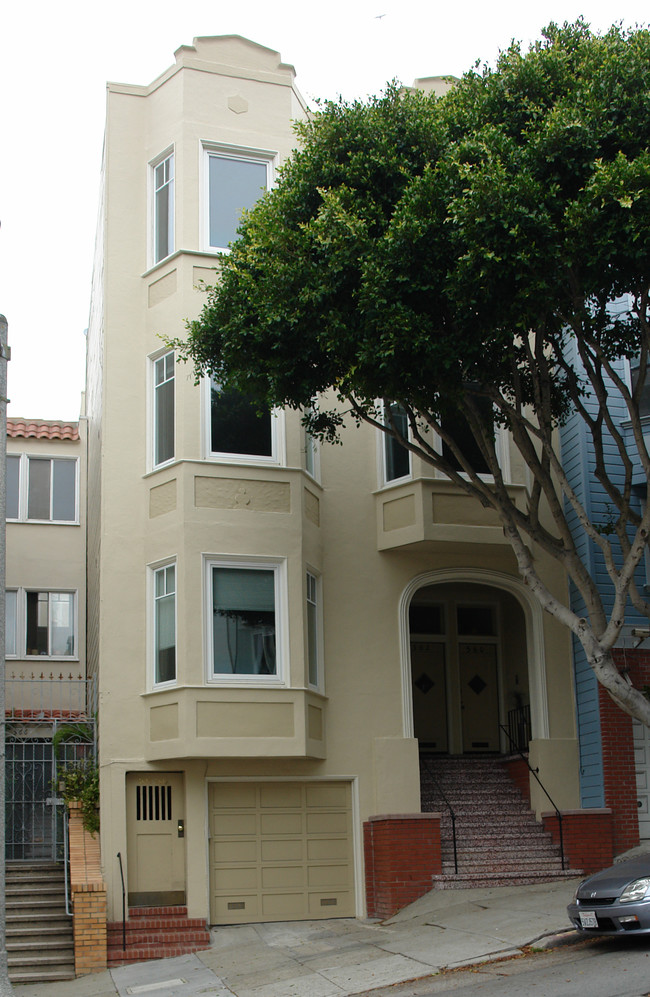 560-564 Lombard St in San Francisco, CA - Building Photo - Building Photo