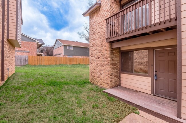 property at 2521 Crosstimbers Dr