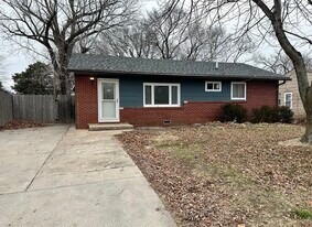 116 E Pk Ln St in Derby, KS - Building Photo