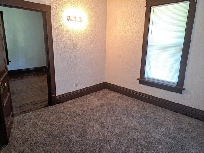 915 W Thrush Ave in Peoria, IL - Building Photo - Building Photo