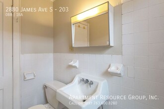 2880 James Ave S in Minneapolis, MN - Building Photo - Building Photo