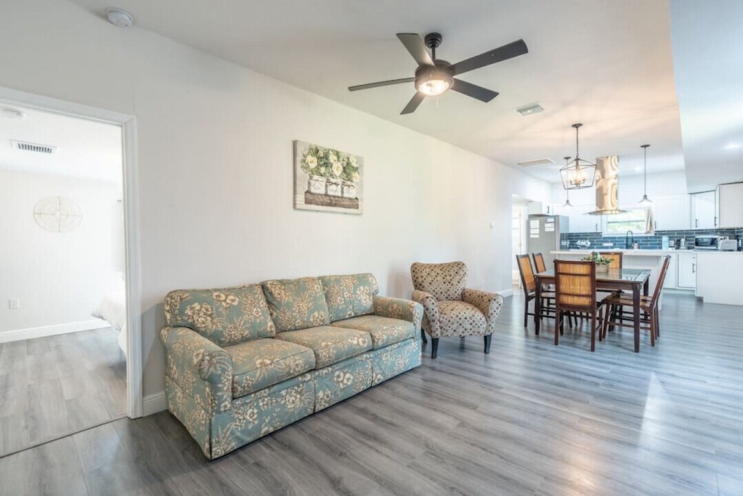 11100 Orange River Blvd in Ft. Myers, FL - Building Photo
