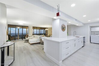 11 Bluebill Ave in Naples, FL - Building Photo - Building Photo