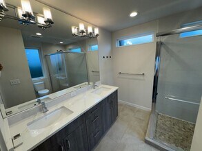 919 N 103rd St in Seattle, WA - Building Photo - Building Photo