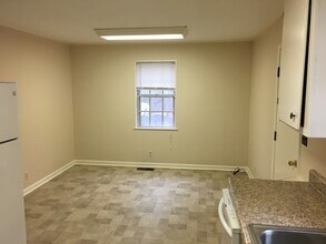 1684 Rex Lake Rd in Leeds, AL - Building Photo - Building Photo