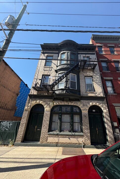 513 Palisade Ave in Jersey City, NJ - Building Photo