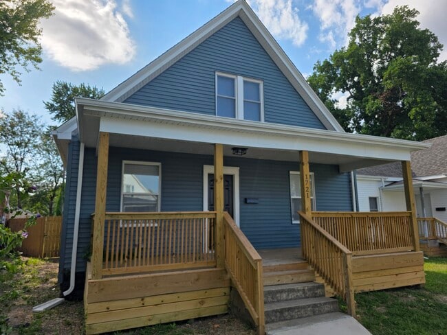 property at 1721 N 9th St