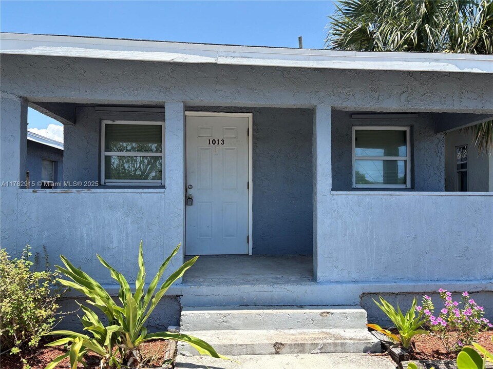 1019 21st St in West Palm Beach, FL - Foto de edificio