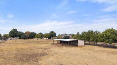 5250 Plainview Rd in Midlothian, TX - Building Photo - Building Photo