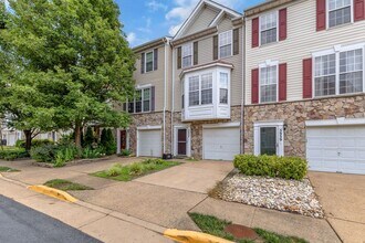 5937 Kirkcaldy Ln in Alexandria, VA - Building Photo - Building Photo