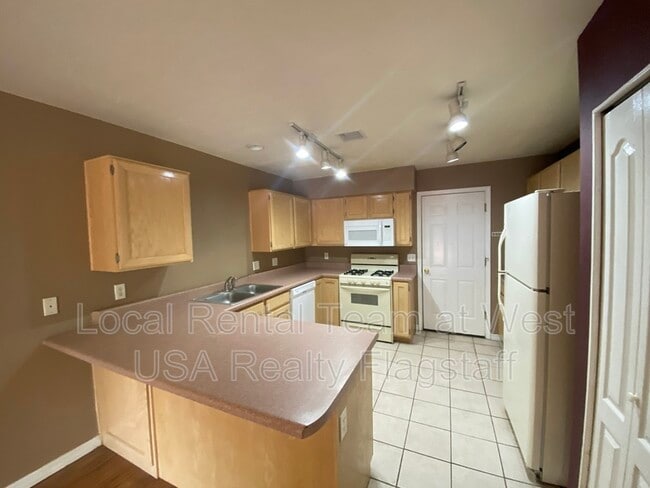 5324 E Boulder Run Dr in Flagstaff, AZ - Building Photo - Building Photo