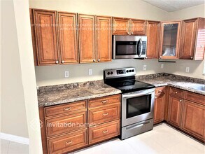 1336 Waterway Cove Dr in Wellington, FL - Building Photo - Building Photo