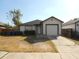 1106 NW 27th St in San Antonio, TX - Foto de edificio - Building Photo