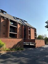 181 Loomis Dr in West Hartford, CT - Building Photo