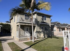 2317 S Harcourt Ave in Los Angeles, CA - Building Photo
