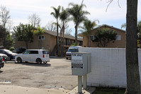 Country Woods in Lakeside, CA - Foto de edificio - Building Photo