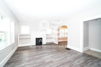 985 Delia Ave in Akron, OH - Building Photo - Building Photo