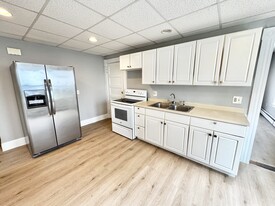 30 Spruce St, Unit 1 in Clinton, MA - Building Photo