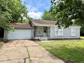6637 Lozier St in Houston, TX - Building Photo