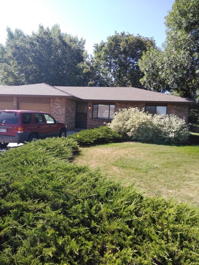 property at 3227 Pleasant Acres Dr