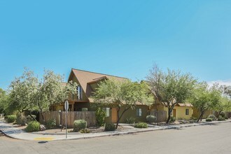 2nd Street Homes in Tucson, AZ - Foto de edificio - Building Photo