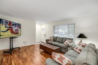 9215 Tavistock Dr in Plymouth, MI - Building Photo - Building Photo