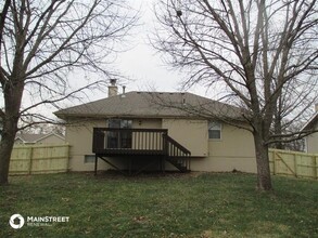 933 NE Bristol Dr in Lee's Summit, MO - Building Photo - Building Photo