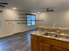 600 N Bowen Ave in Juniata, NE - Building Photo - Building Photo