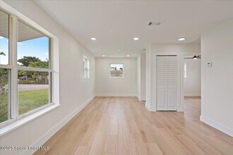 301 W Rutgers St in Melbourne, FL - Building Photo - Building Photo