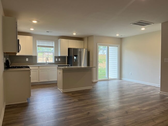 840 Powder Br Dr in Reidville, SC - Building Photo - Building Photo
