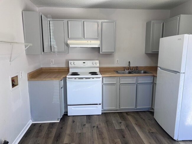 102 Lake St in Crestview, FL - Building Photo - Building Photo