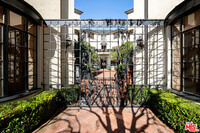 165 S Rodeo Dr in Beverly Hills, CA - Foto de edificio - Building Photo