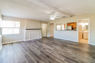 1976 McMullen Rd in Largo, FL - Building Photo - Building Photo