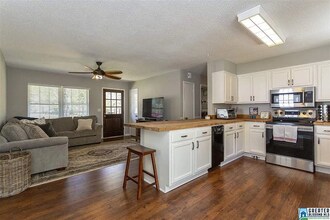 707 Truss Ferry Rd in Pell City, AL - Foto de edificio - Building Photo