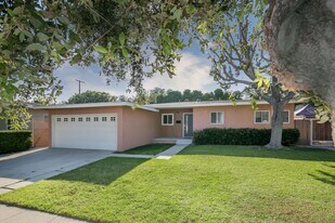 2661 Marber Ave in Long Beach, CA - Building Photo