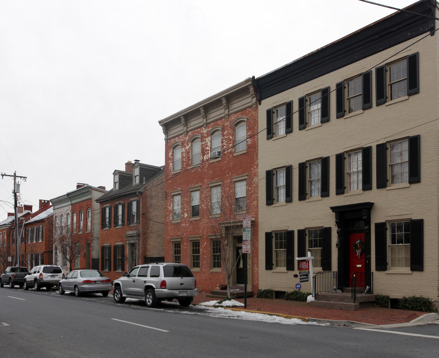 202 E Church St in Frederick, MD - Foto de edificio