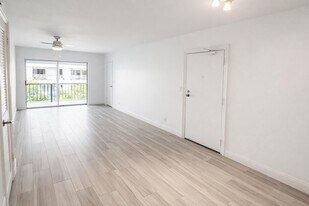 6521 Bay Club Dr in Fort Lauderdale, FL - Building Photo