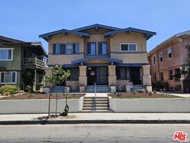 2932 1/2 Normandie Ave in Los Angeles, CA - Building Photo