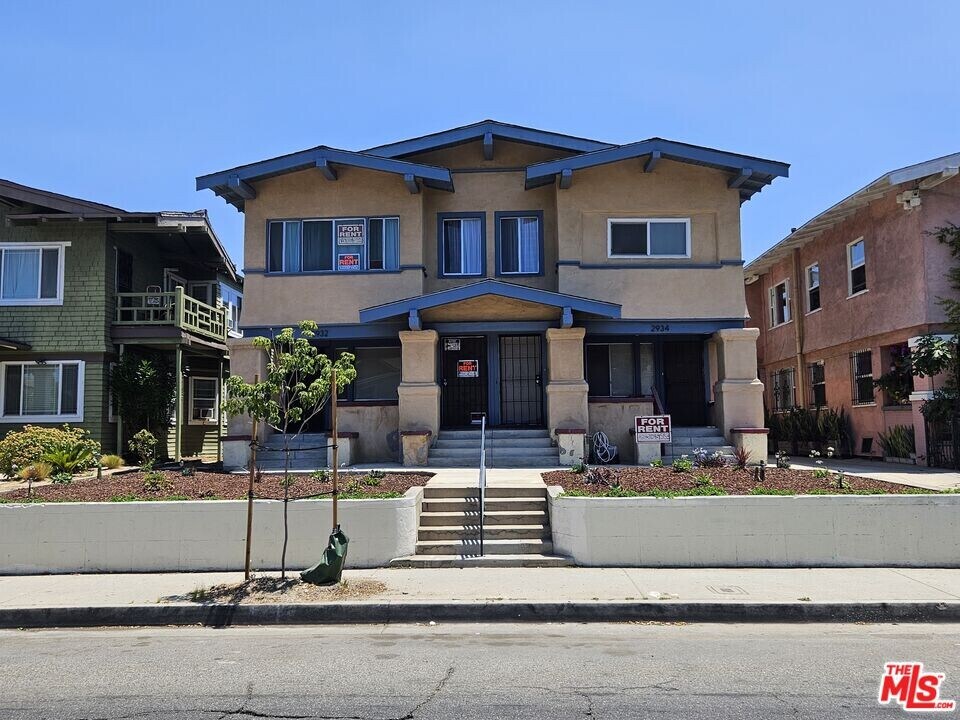 2932 1/2 Normandie Ave in Los Angeles, CA - Foto de edificio