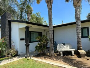 3629 Arlington Ave in Riverside, CA - Foto de edificio - Building Photo